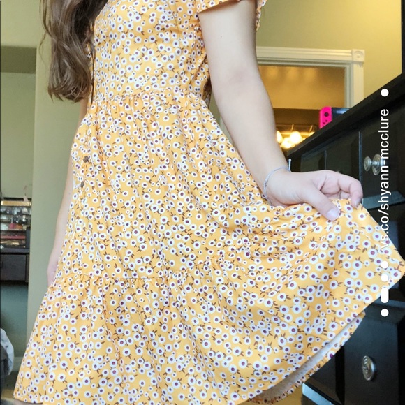Yellow flower short sleeve dress - Picture 1 of 2